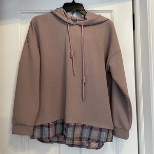 Women’s shiny hooded long sleeve shirt